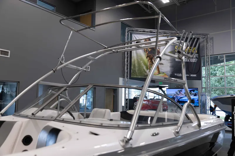 Slide: The Image of Moomba Boats OUTBACK LSV 2003 - 6
