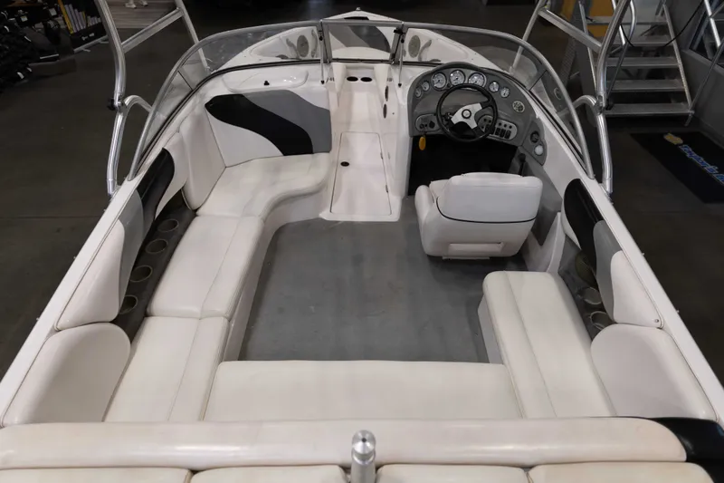 Slide: The Image of Moomba Boats OUTBACK LSV 2003 - 12