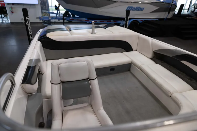 Slide: The Image of Moomba Boats OUTBACK LSV 2003 - 18