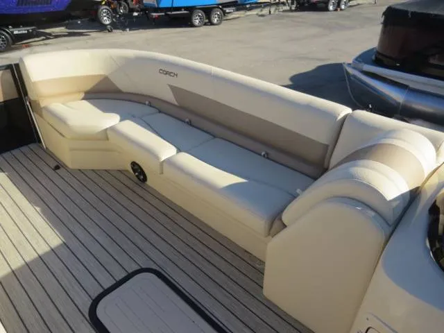 Slide: The Image of Coach Pontoons 263 RFC 2023 - 7