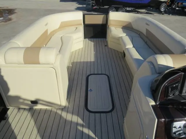 Slide: The Image of Coach Pontoons 263 RFC 2023 - 10