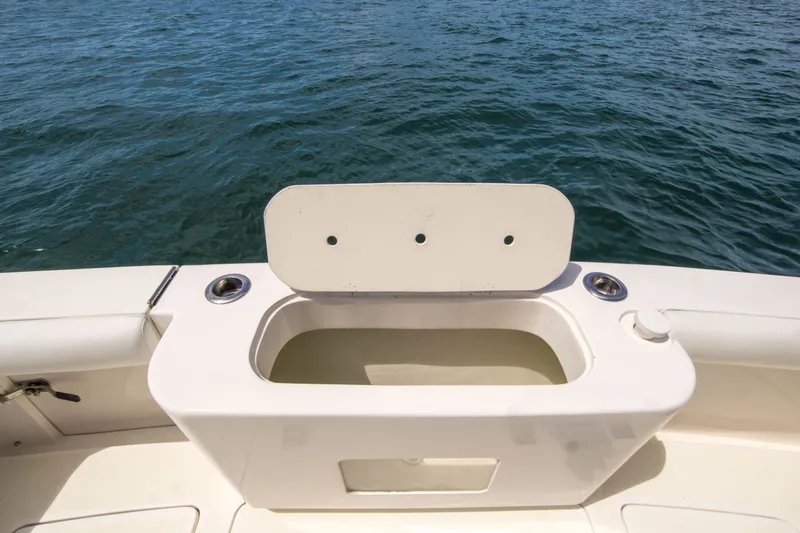 Slide: The Image of Bertram 390 Convertible 2005 - 31