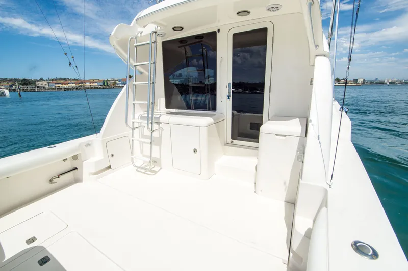 Slide: The Image of Bertram 390 Convertible 2005 - 33