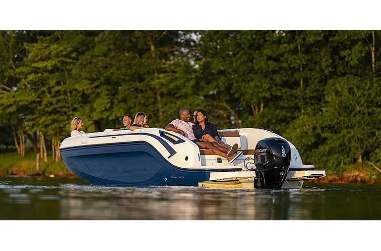Slide: The Image of Bayliner DX2200 2021 - 9