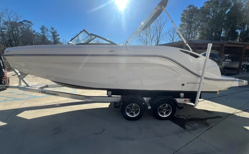 Slide: The Image of Bayliner DX2200 2021 - 10
