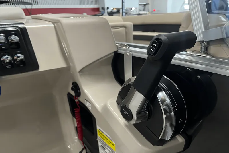 Slide: The Image of Harris 210 Breeze 2025 - 13