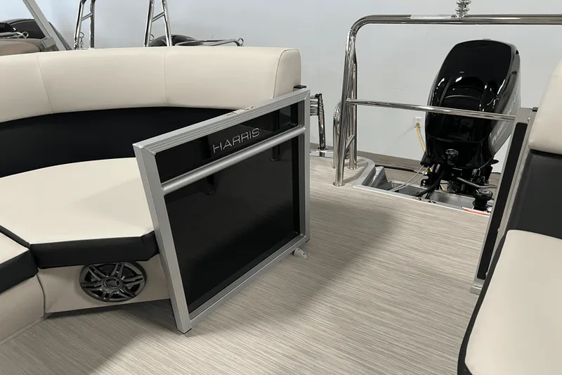 Slide: The Image of Harris 210 Breeze 2025 - 15