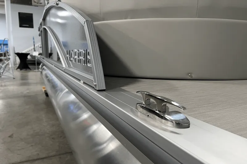 Slide: The Image of Harris 210 Breeze 2025 - 16