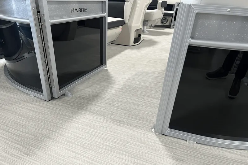 Slide: The Image of Harris 210 Breeze 2025 - 3