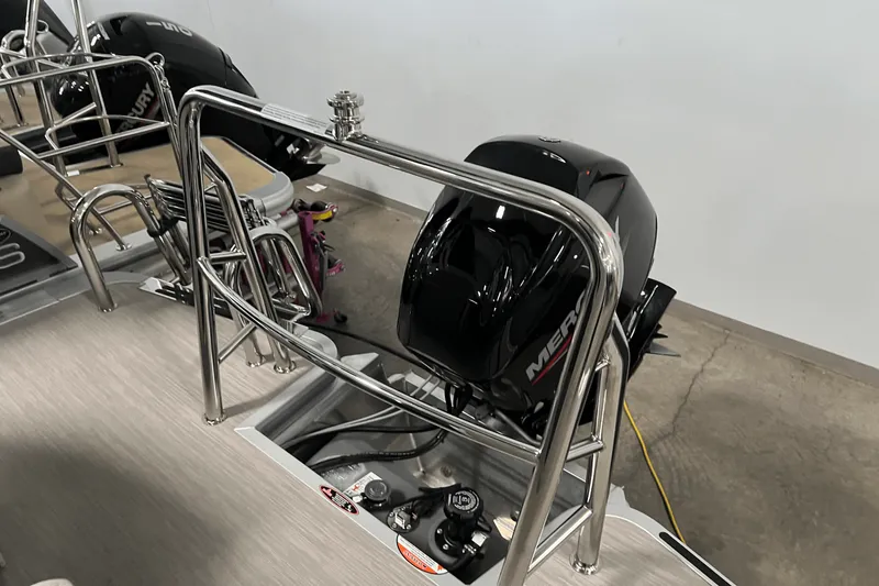 Slide: The Image of Harris 210 Breeze 2025 - 5