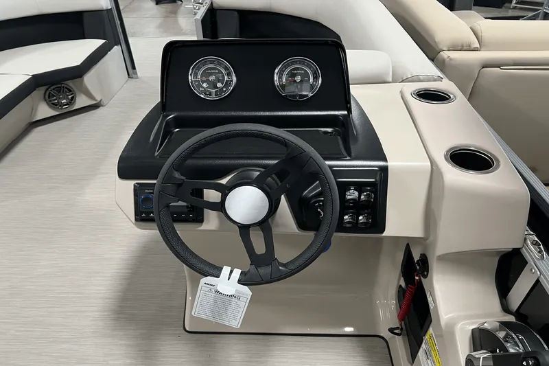 Slide: The Image of Harris 210 Breeze 2025 - 9