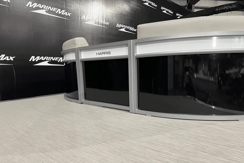 Slide: The Image of Harris 210 Breeze 2025 - 1