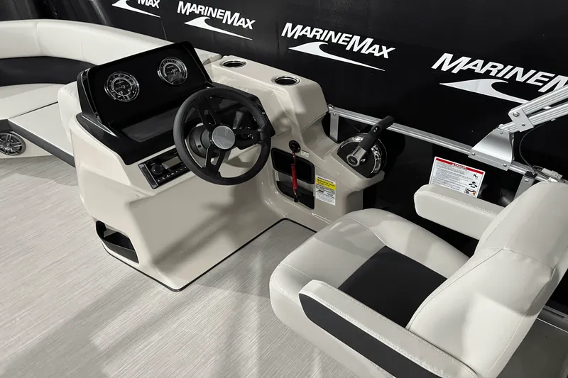 Slide: The Image of Harris 210 Breeze 2025 - 9