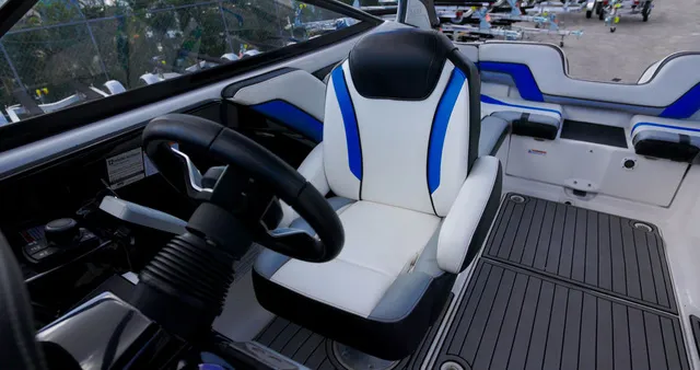 Slide: The Image of Yamaha 242X E-Series 2016 - 8