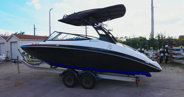 The Image of Yamaha 242X E-Series 2016 - 0