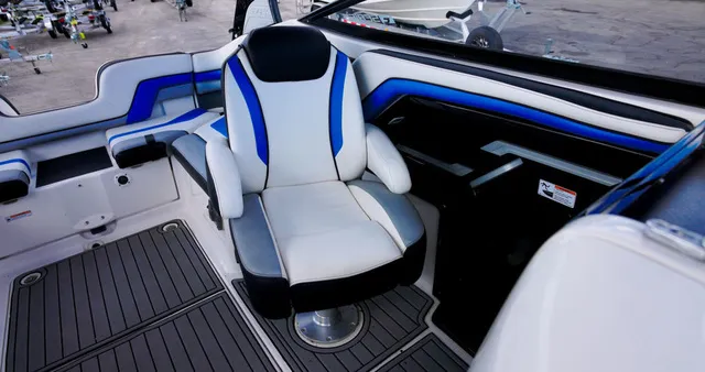 Slide: The Image of Yamaha 242X E-Series 2016 - 13
