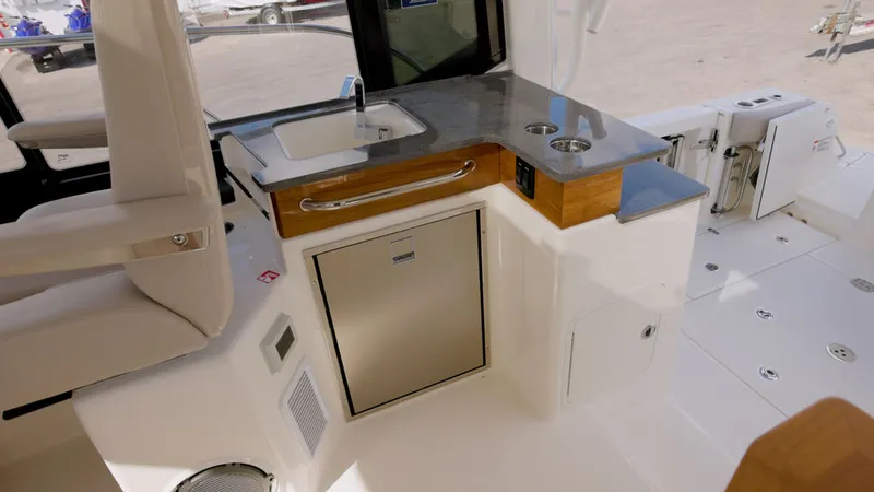 Slide: The Image of Boston Whaler 365 Conquest 2026 - 24