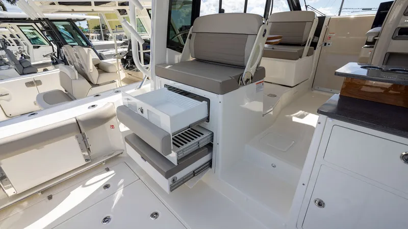 Slide: The Image of Boston Whaler 365 Conquest 2026 - 25
