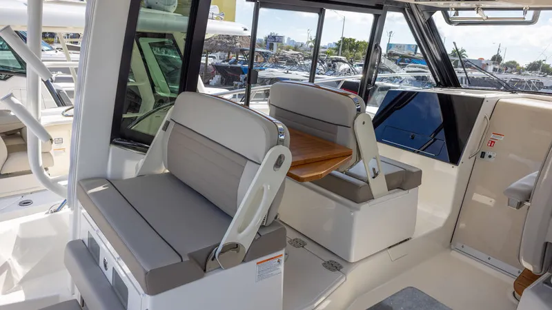 Slide: The Image of Boston Whaler 365 Conquest 2026 - 29