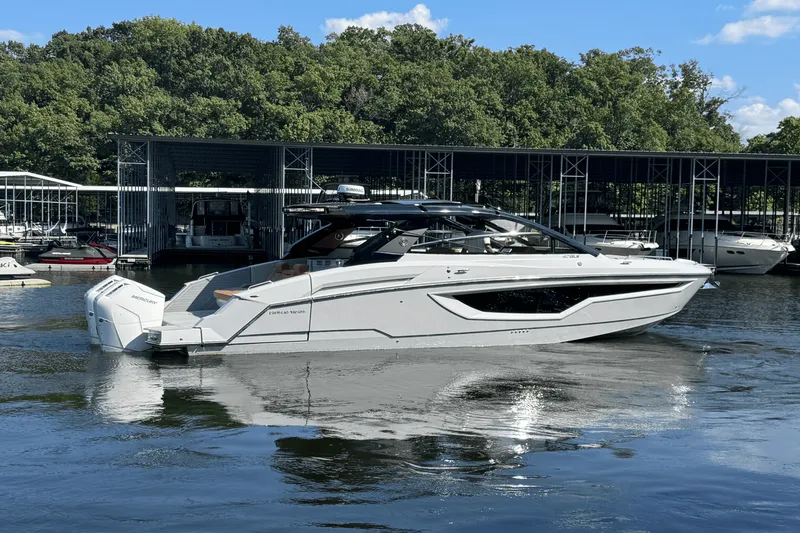 Slide: The Image of Cruisers 42 GLS Outboard 2025 - 13