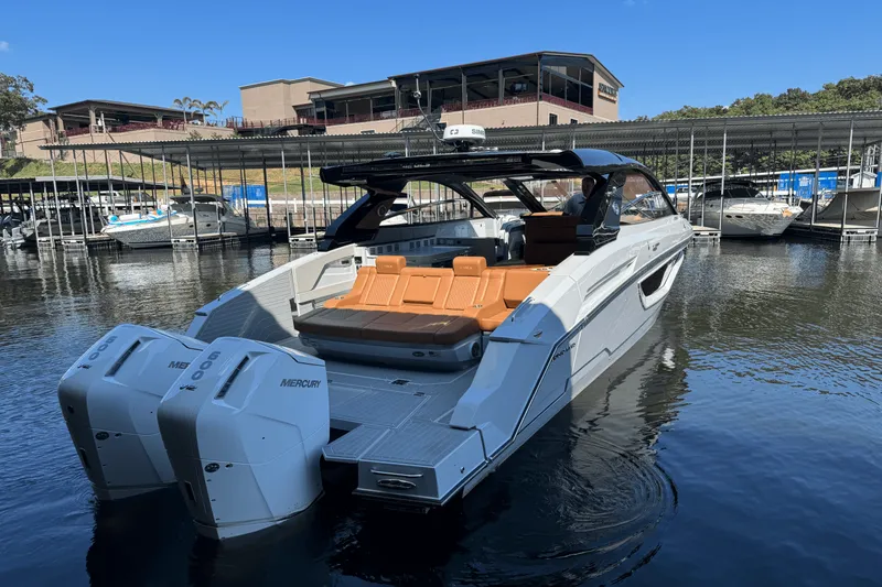 Slide: The Image of Cruisers 42 GLS Outboard 2025 - 14