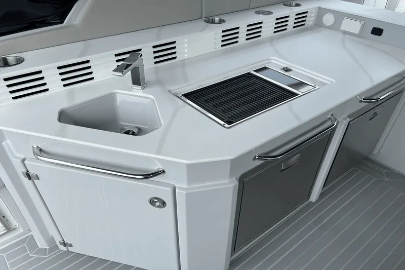 Slide: The Image of Cruisers 42 GLS Outboard 2025 - 26