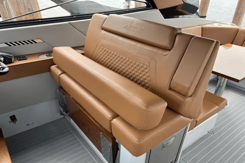 Slide: The Image of Cruisers 42 GLS Outboard 2025 - 31