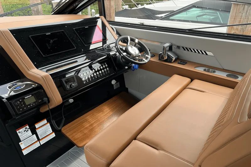 Slide: The Image of Cruisers 42 GLS Outboard 2025 - 33