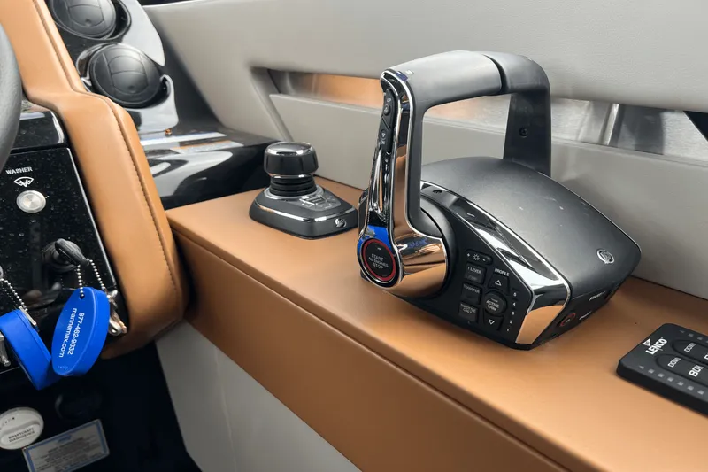 Slide: The Image of Cruisers 42 GLS Outboard 2025 - 37