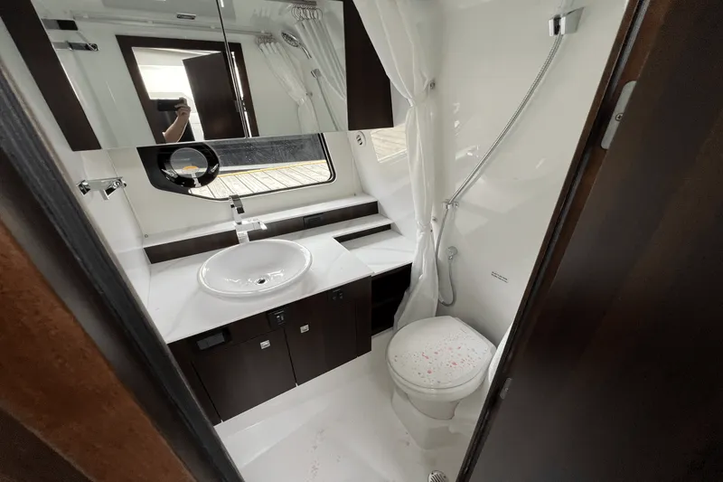 Slide: The Image of Cruisers 42 GLS Outboard 2025 - 43