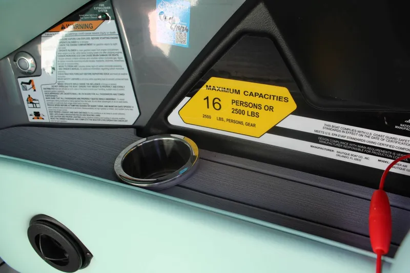 Slide: The Image of Nautique G23 2023 - 13