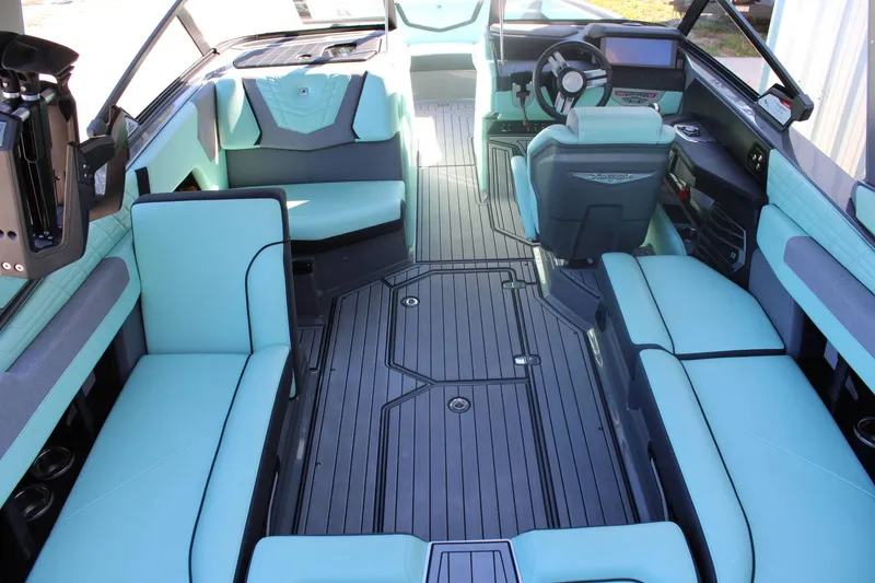 Slide: The Image of Nautique G23 2023 - 17