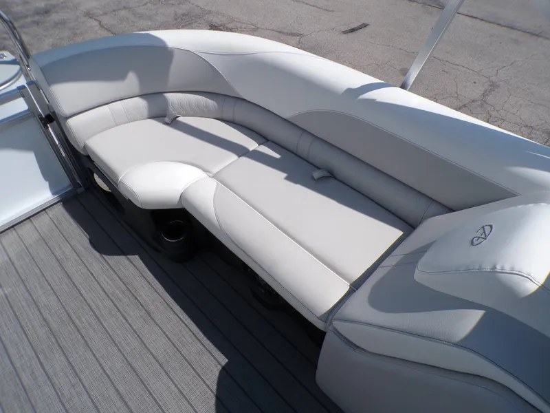 Slide: The Image of Avalon LSZ 2385 QL 2024 - 13