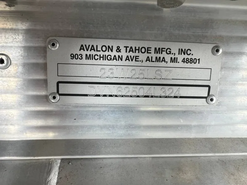 Slide: The Image of Avalon LSZ 2385 QL 2024 - 18