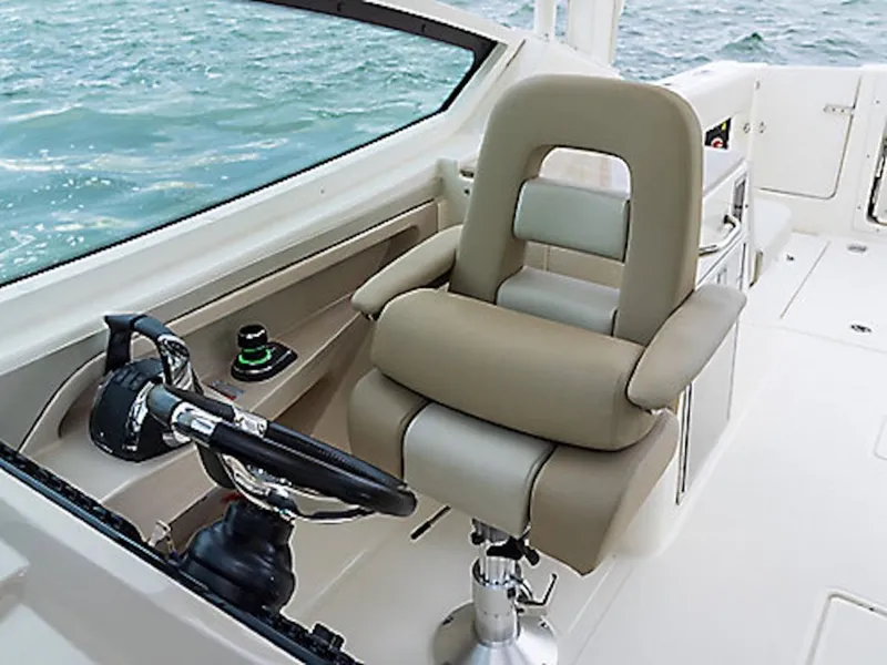 Slide: The Image of Boston Whaler 280 Vantage 2026 - 5