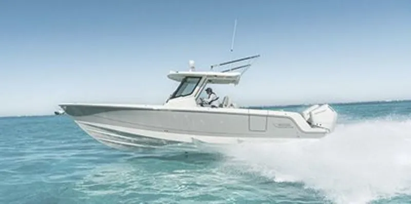 Slide: The Image of Boston Whaler 330 Outrage 2026 - 3