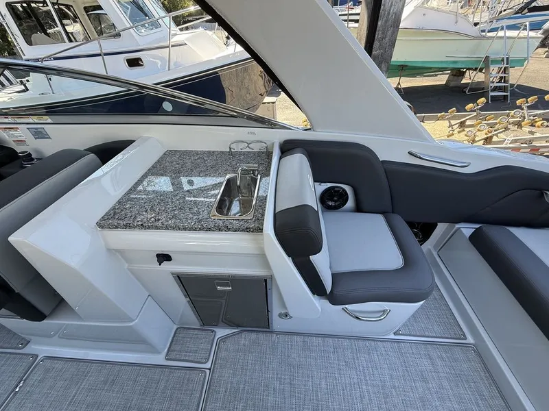 Slide: The Image of Crownline Boats 318 XSS 2026 - 10