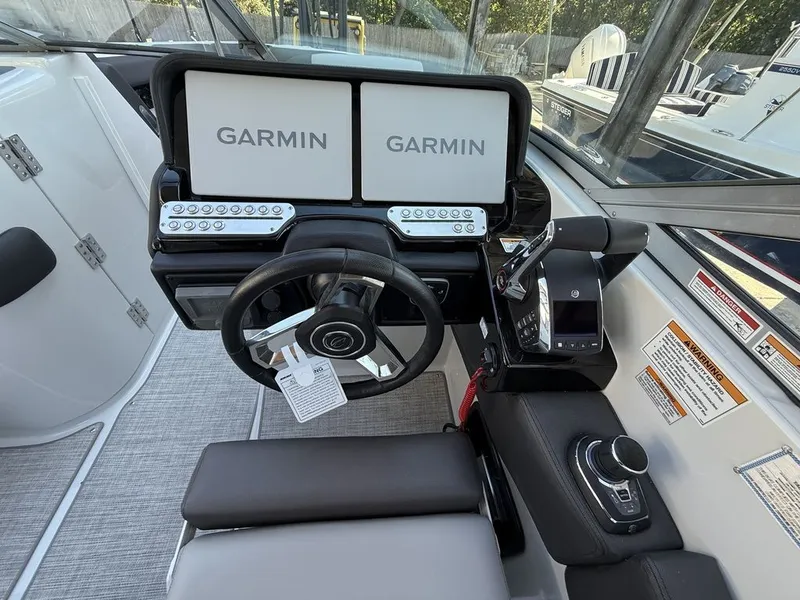 Slide: The Image of Crownline Boats 318 XSS 2026 - 12