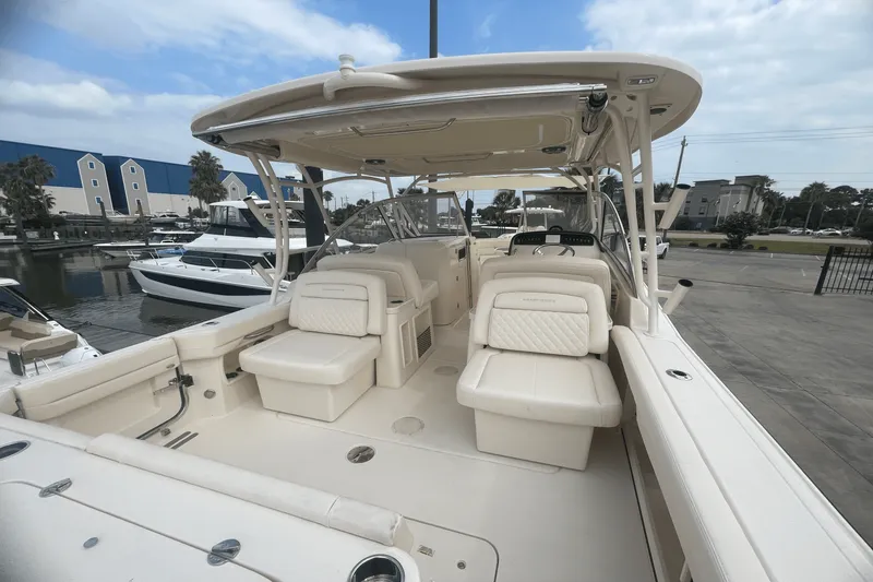 Slide: The Image of Grady-White Freedom 307 2025 - 1