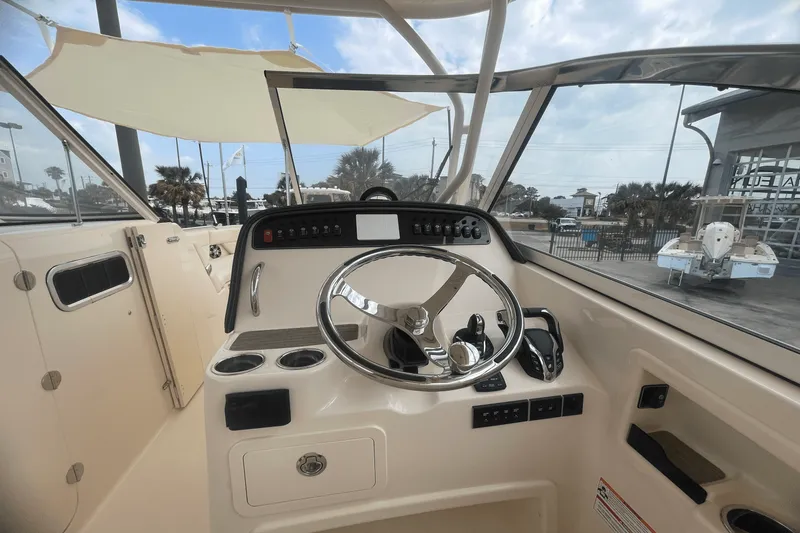 Slide: The Image of Grady-White Freedom 307 2025 - 7