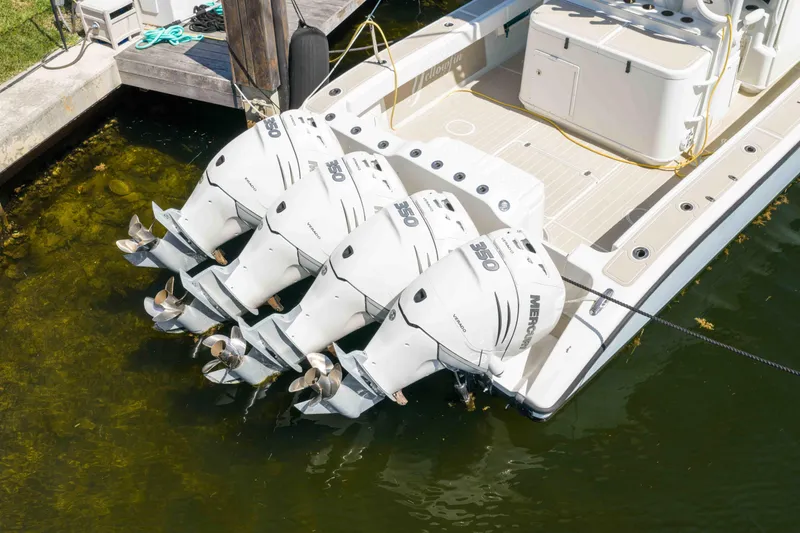 Slide: The Image of Yellowfin 42 Offshore 2011 - 10