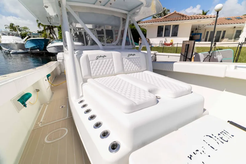 Slide: The Image of Yellowfin 42 Offshore 2011 - 36