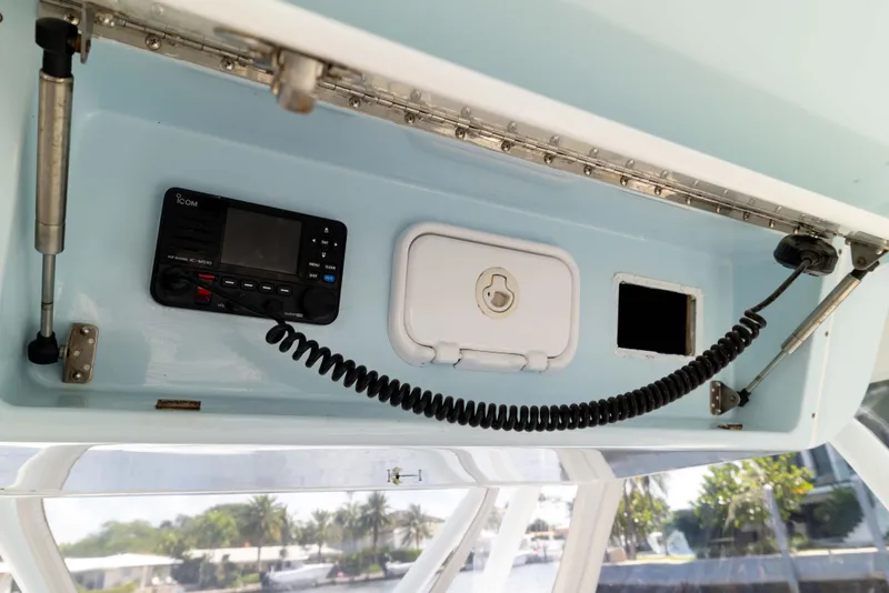 Slide: The Image of Yellowfin 42 Offshore 2011 - 21