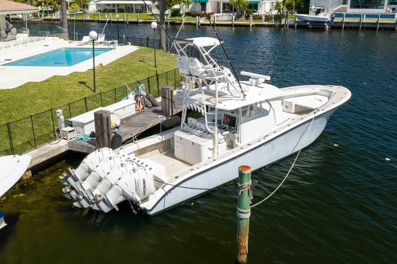 Slide: The Image of Yellowfin 42 Offshore 2011 - 5