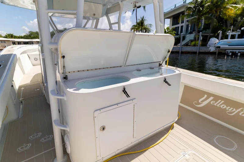 Slide: The Image of Yellowfin 42 Offshore 2011 - 30