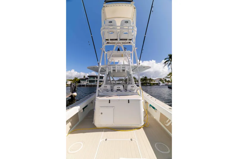 Slide: The Image of Yellowfin 42 Offshore 2011 - 27