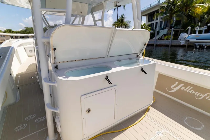 Slide: The Image of Yellowfin 42 Offshore 2011 - 25