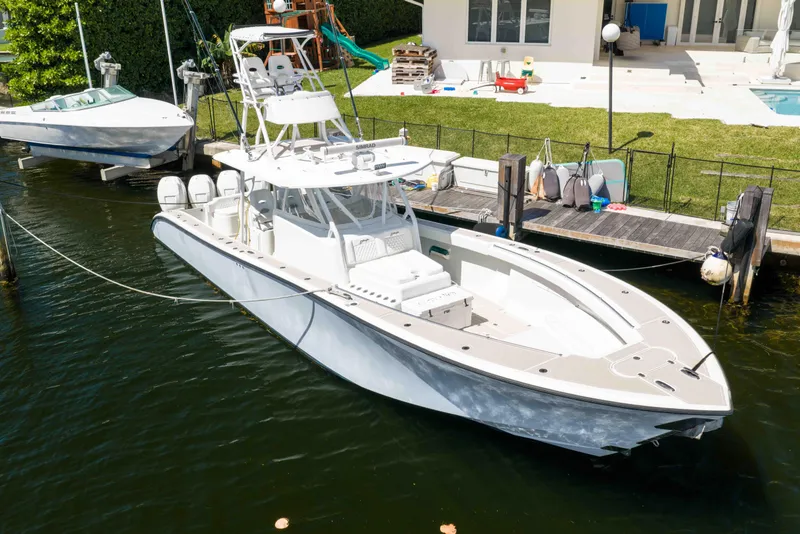 Slide: The Image of Yellowfin 42 Offshore 2011 - 6