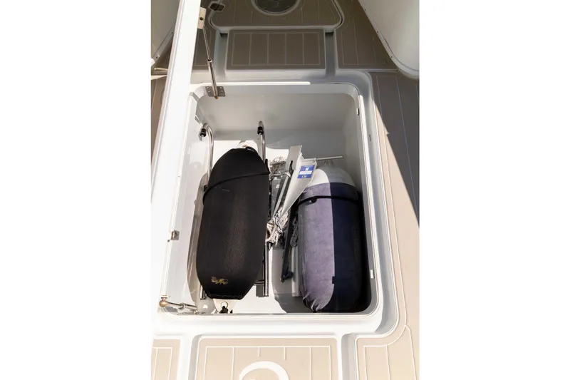 Slide: The Image of Yellowfin 42 Offshore 2011 - 48