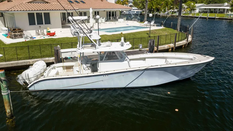 The Image of Yellowfin 42 Offshore 2011 - 0